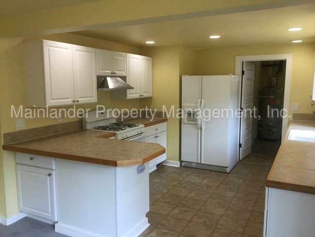 Building Photo - Spacious SW PDX Remodeled Home