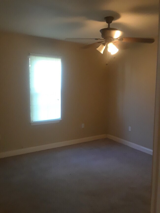Building Photo - 4322 Dreux Ave