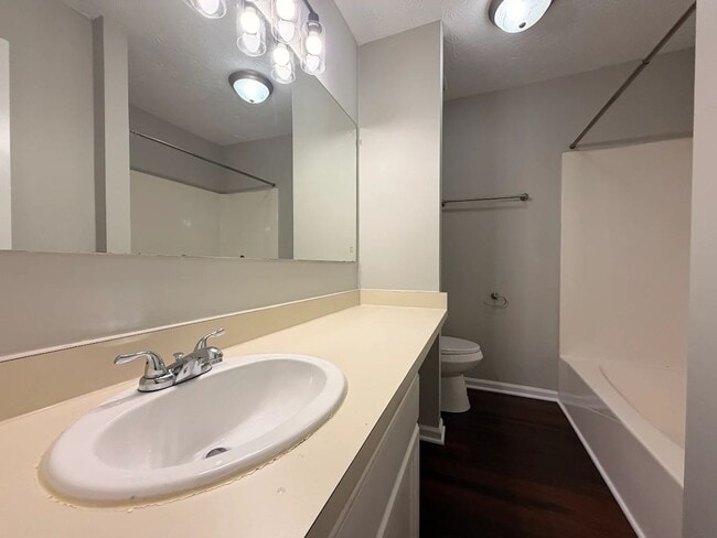 Foto del edificio - 140 Cumberland Ct