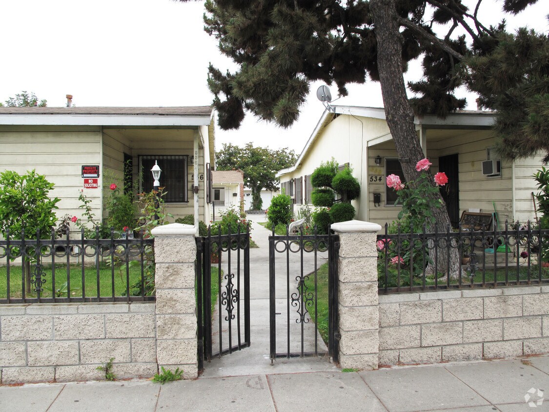 Foto del edificio - 534-538 N Alhambra Ave