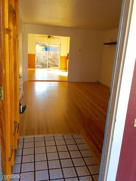 Foto del edificio - 2 br, 1 bath  - 1516 Hawes Ct