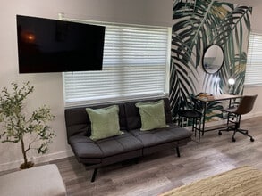 Building Photo - 522 NW 11th Ave Building Photo - 522 NW 11th Ave