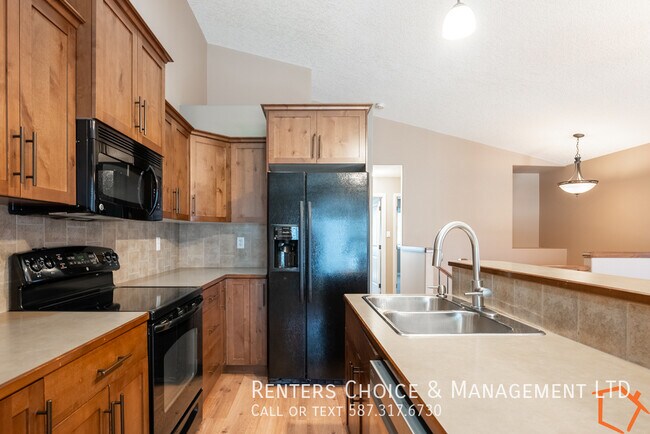 Photo du bâtiment - Family Home on Silkstone with AC and Driveway Parking