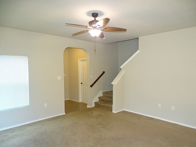 Foto del edificio - 5826 Grandwood Dr