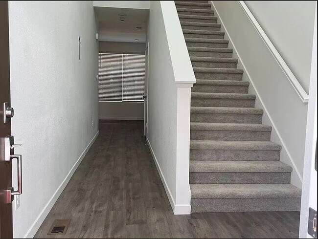 Foto del edificio - 661 Brookwood Dr