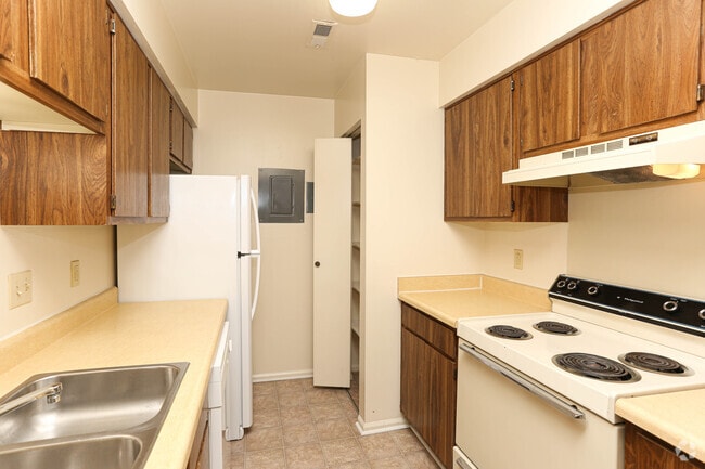 Classic Style The Dogwood 1BR, 1BA - 700 SF - Woodbridge Place