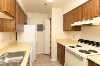 Classic Style The Dogwood 1BR, 1BA - 700 SF - Woodbridge Place Apartments