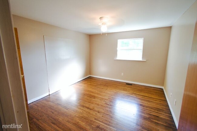 Building Photo - 5 br, 3 bath House - 3415 Montview Drive