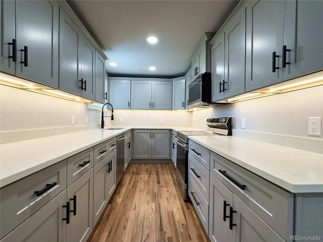 Building Photo - 10025 W 8th Ave