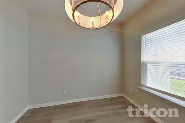 Foto del edificio - 403 Riverwood Ct