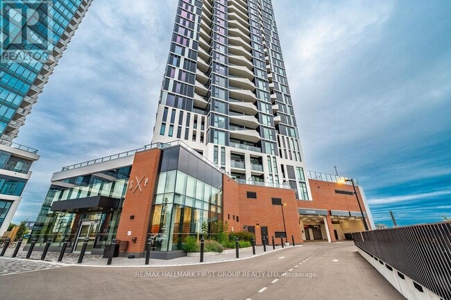 Building Photo - 25 Wellington St S