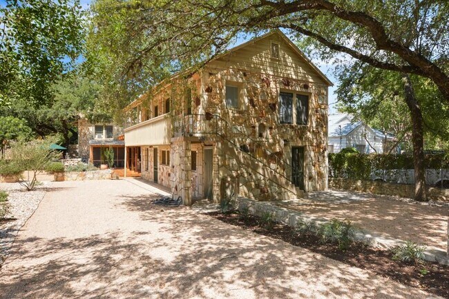 Foto del edificio - 612 Cliff Dr