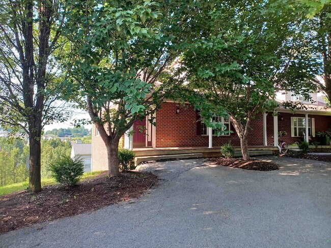 Foto del edificio - 365 Tall Oak Blvd NW