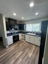 Building Photo - 2570 Blarney Stone Dr