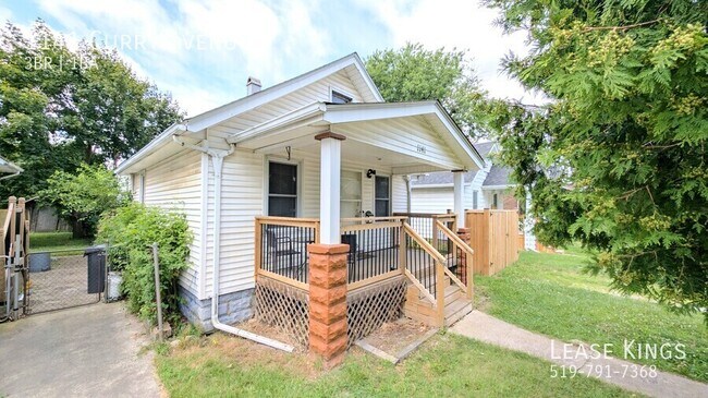 Building Photo - 3 Bed 1 Bath Single Family Home w Off Stre...