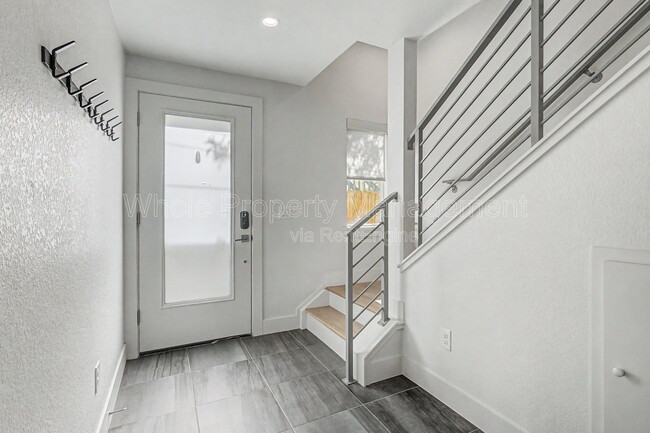 Building Photo - 2708 W 25th Ave