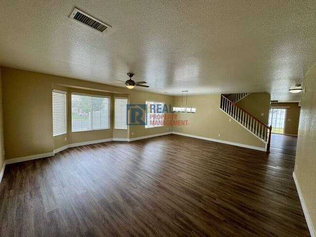 Photo - 5440 Perth St House