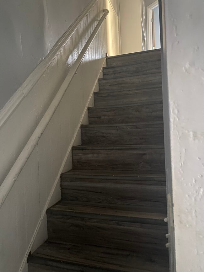 Building Photo - 3209 Iowa Ave