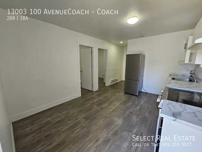 Building Photo - 13003-13100 AvenueCoach