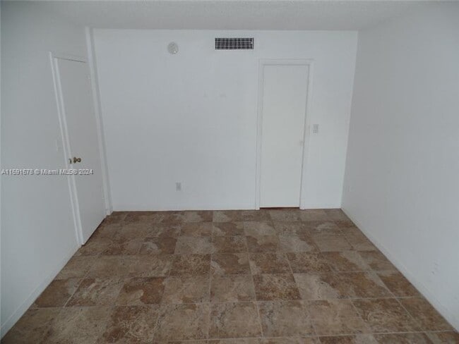 Building Photo - 2160 SW 16th Ave