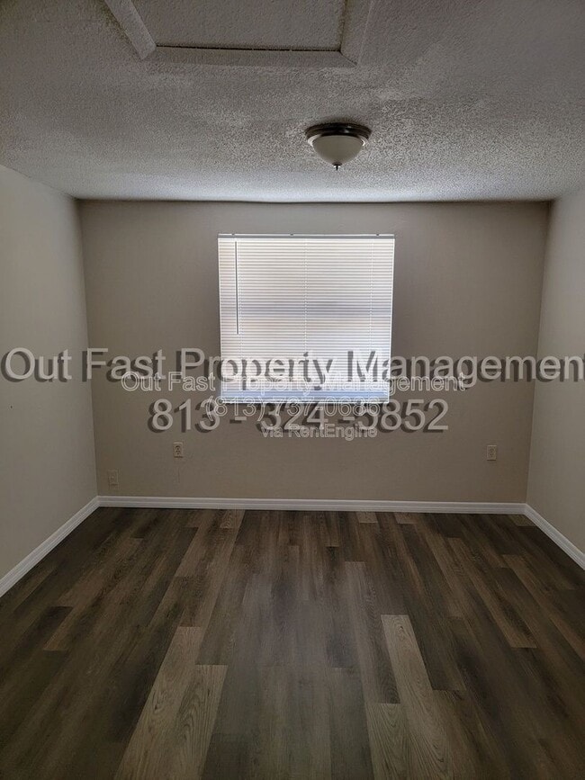Foto del edificio - 8400 Sunnydale Dr