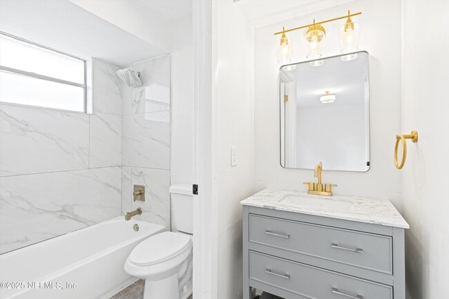 Foto del edificio - 3329 Mayflower St