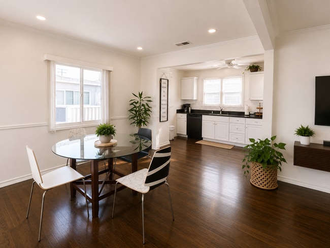 Building Photo - Beautiful Home with Solar, Central A/C, Private Yard & Garage