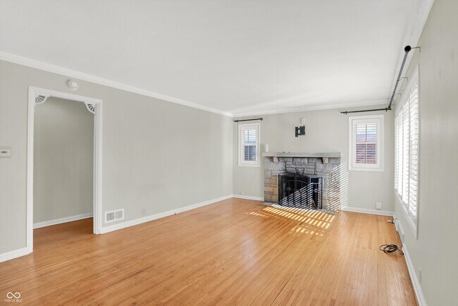 Foto del edificio - 1240 N Irvington Ave