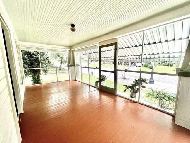 Foto del edificio - 726 Johnson Ave