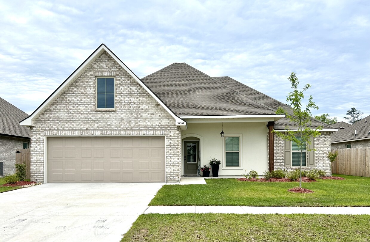 Primary Photo - 39567 Fairhope Dr
