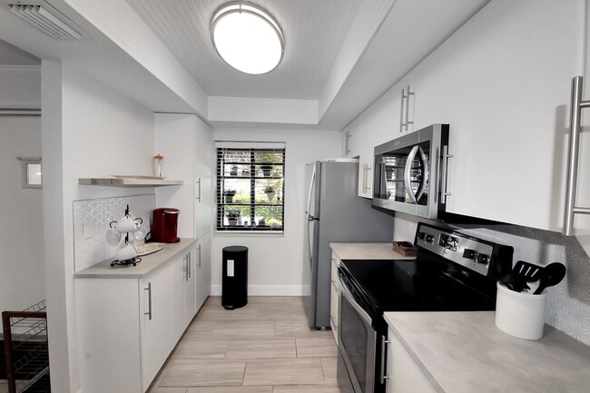 Building Photo - Mission Lakes Annual Condo for Rent