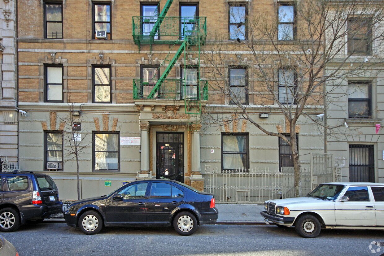 233 W 109na St - 233 W 109th St