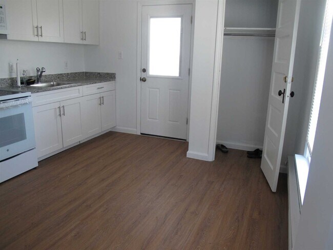 Foto del edificio - 4305 Albany Post Rd