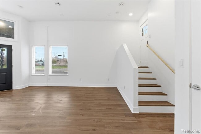 Foto del edificio - 2503 W Forest Ave