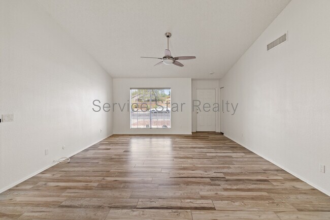 Building Photo - 4541 E Frye Rd