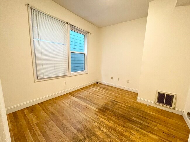 Foto del edificio - 723 Parker St