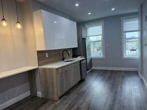 Building Photo - 623 Willow Ave