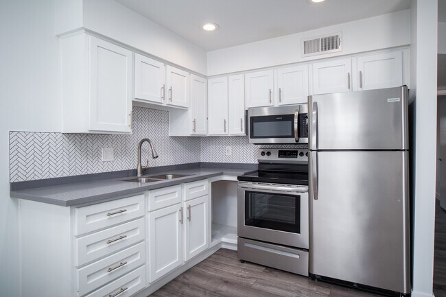 Foto del edificio - 3131 E Fairmount Ave