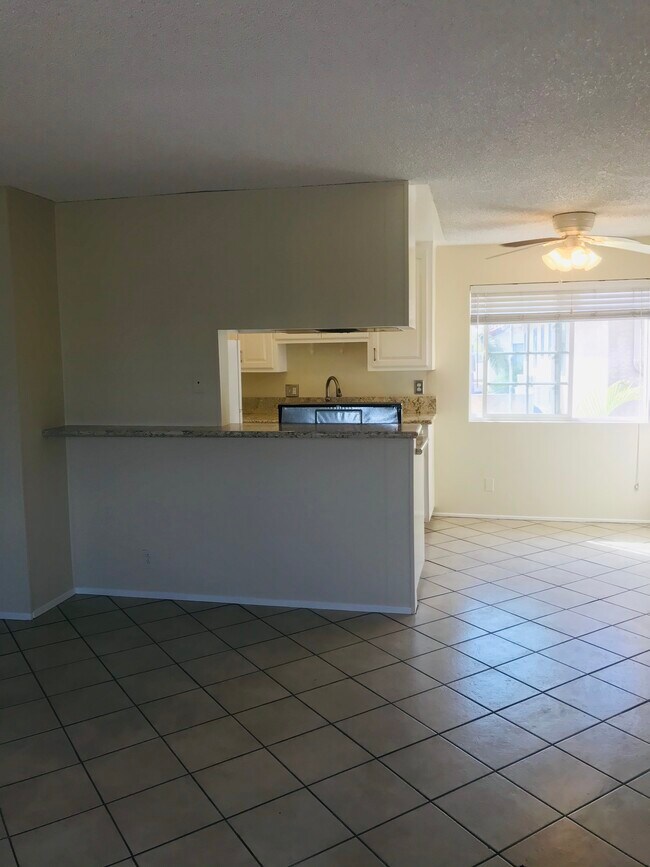 Foto del edificio - 11181 Bloomfield St