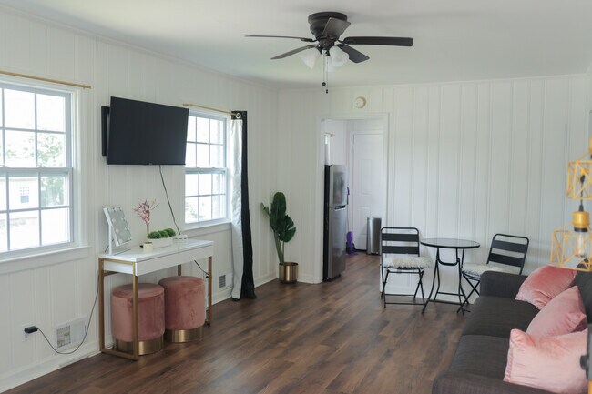 Foto del edificio - 1430 Clermont Ave