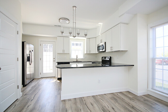 Foto del edificio - Light-Filled & Cozy Old Trail Townhome