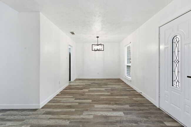 Foto del edificio - 2906 Colonial Dr