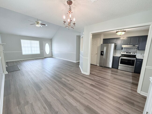 Building Photo - 1006 Creekside Pl