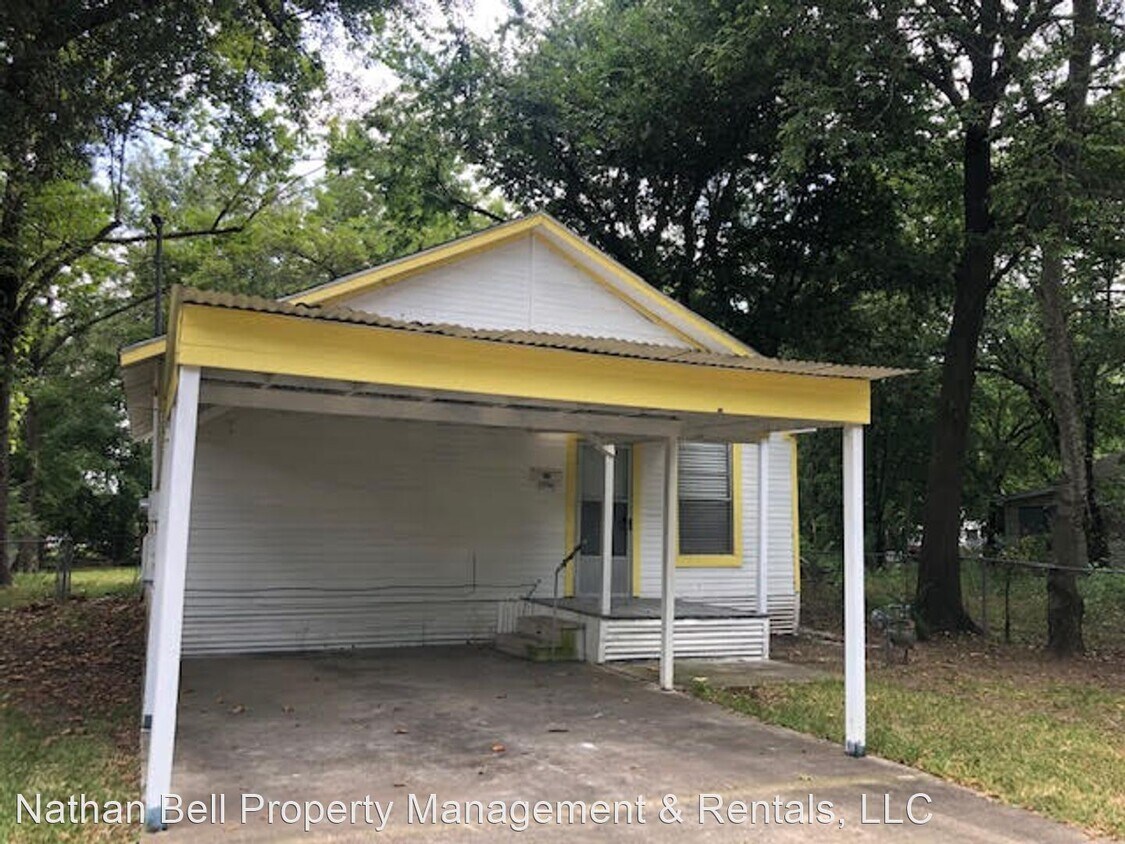 Foto principal - 2 br, 1 bath House - 1534 E . Price St