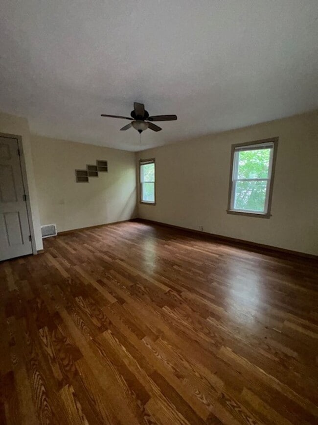 Building Photo - 3 Bedroom single family home coming soon!