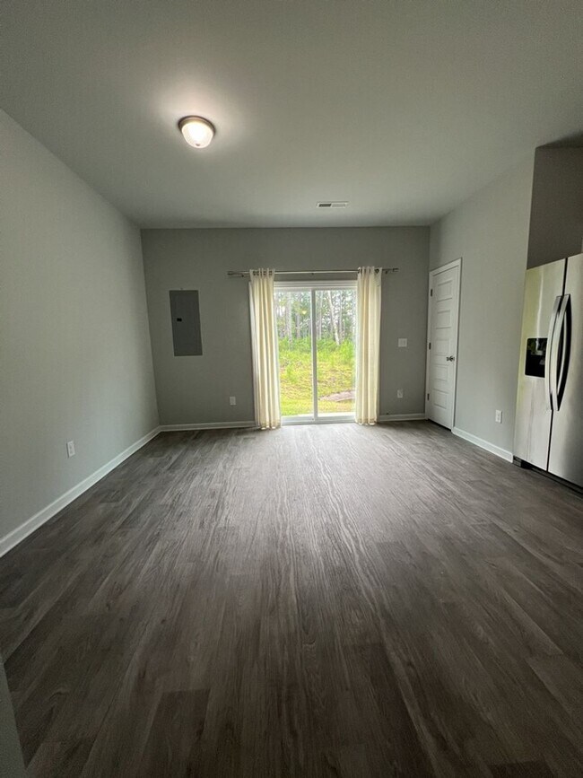 Foto del edificio - Townhome in Holly Ridge!!