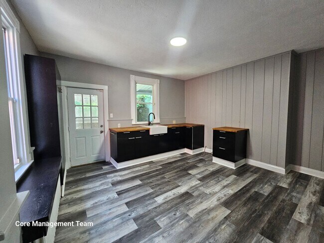 Foto del edificio - Update 2 bedroom House for Rent