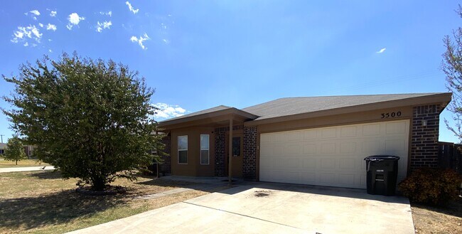 Building Photo - 3500 Doffy Dr