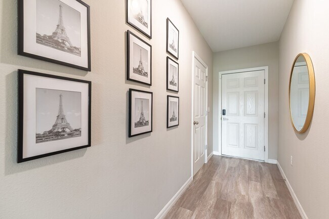 Building Photo - Stunning, Pet-Friendly, 4 Double bedroom, 2.5 Bathroom Home in Crosswind Point, Parrish