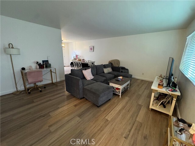 Foto del edificio - 410 E Plymouth St